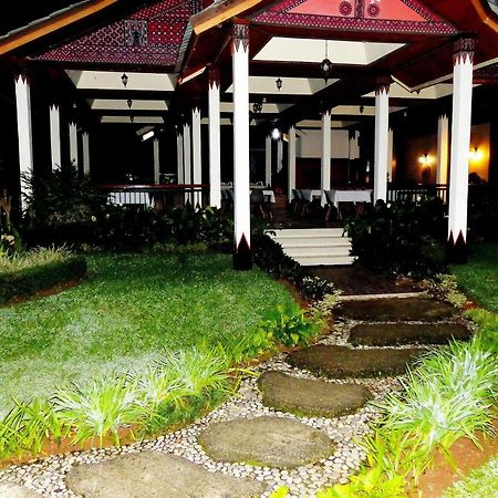 Toraja Torsina Hotel Рантепао Экстерьер фото