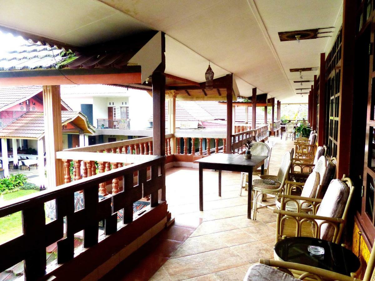 Toraja Torsina Hotel Рантепао Экстерьер фото